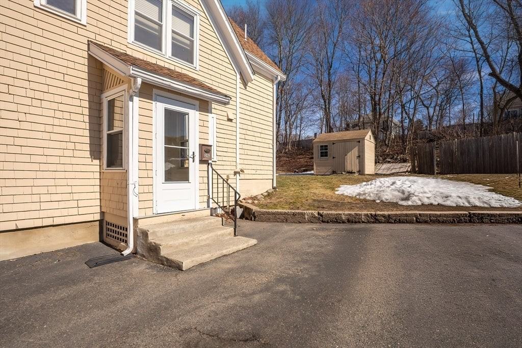 39 Frairy St - Photo 2 of 22