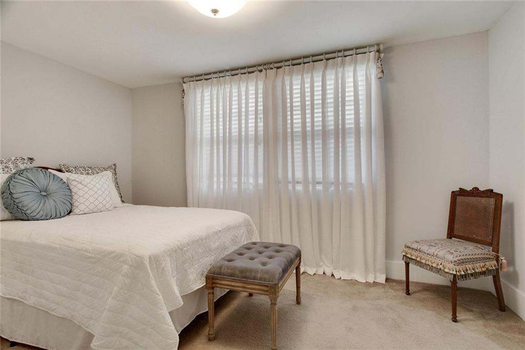 932 Jackson Ave ##4 - Photo 7 of 9