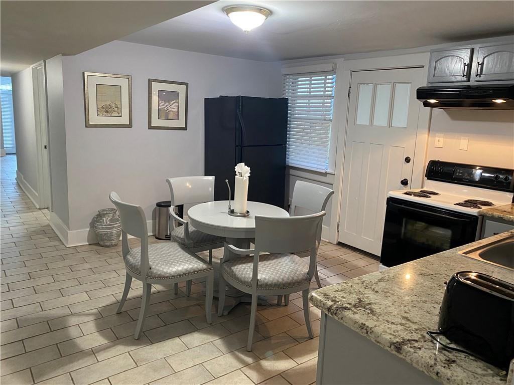 930 Jackson Ave ##3 - Photo 6 of 13