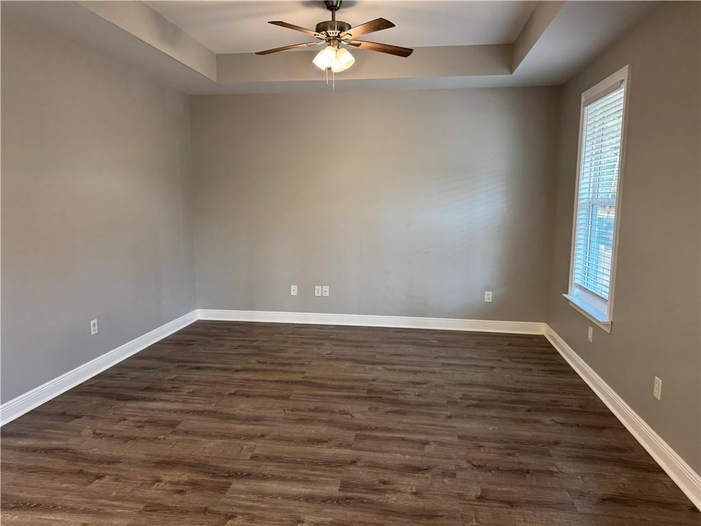 503 E Hornsby St - Photo 4 of 12