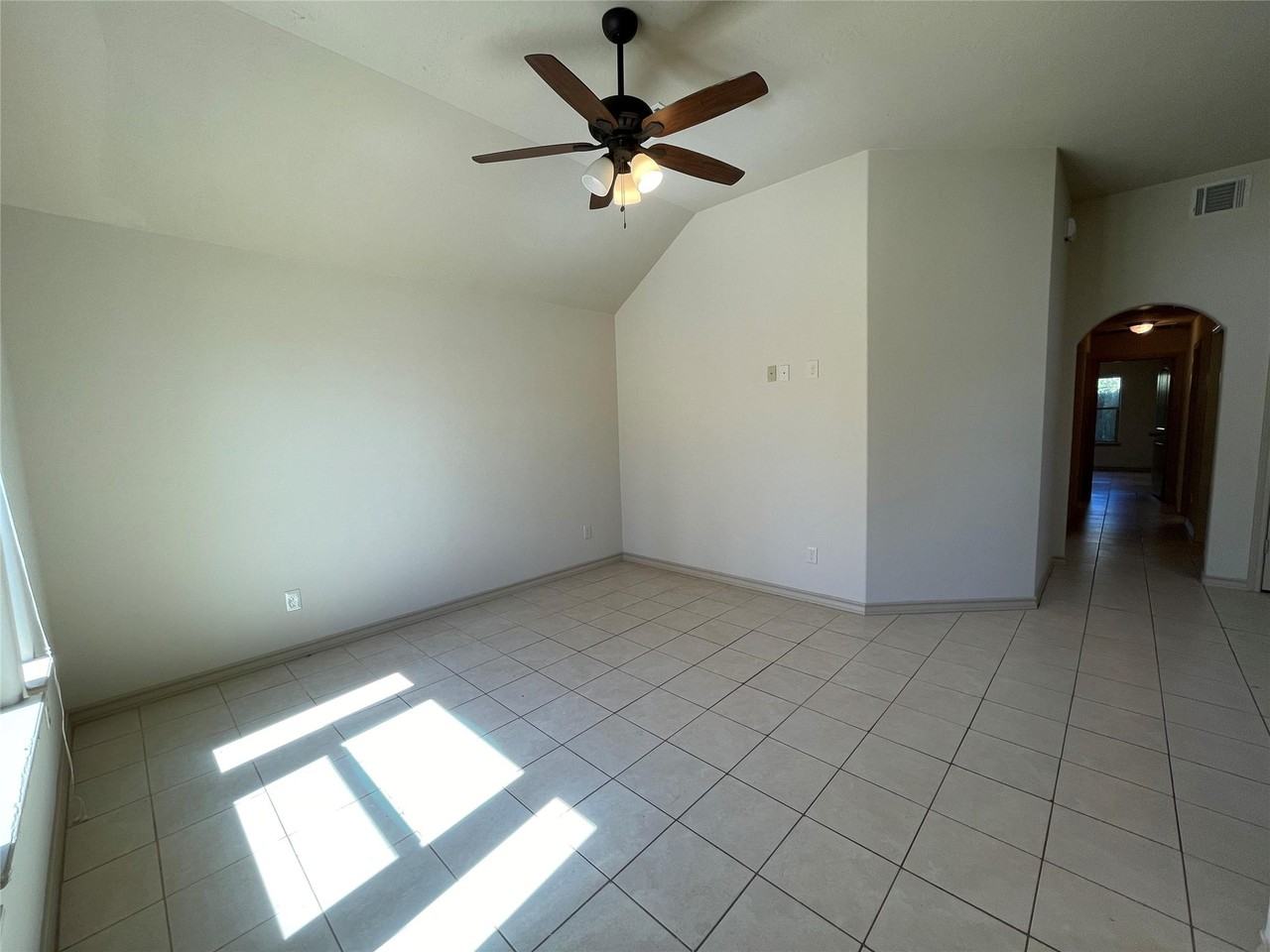 16928 W Ivanhoe - Photo 3 of 18