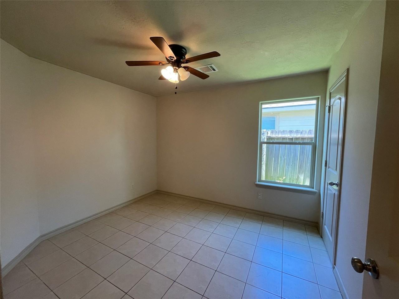 16928 W Ivanhoe - Photo 6 of 18