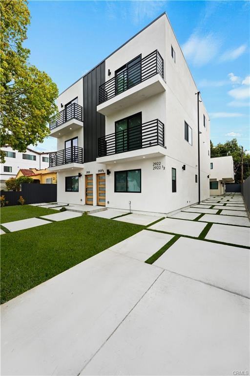 2922 12th Ave - Photo 3 of 36