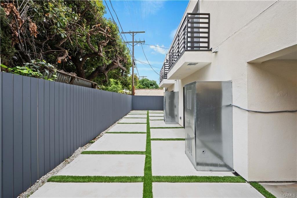 2922 12th Ave - Photo 7 of 36