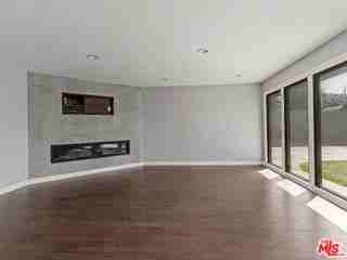 7630 W 91st St - Photo 3 of 8