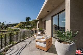 1205 Las Lomas Pl - Photo 3 of 8