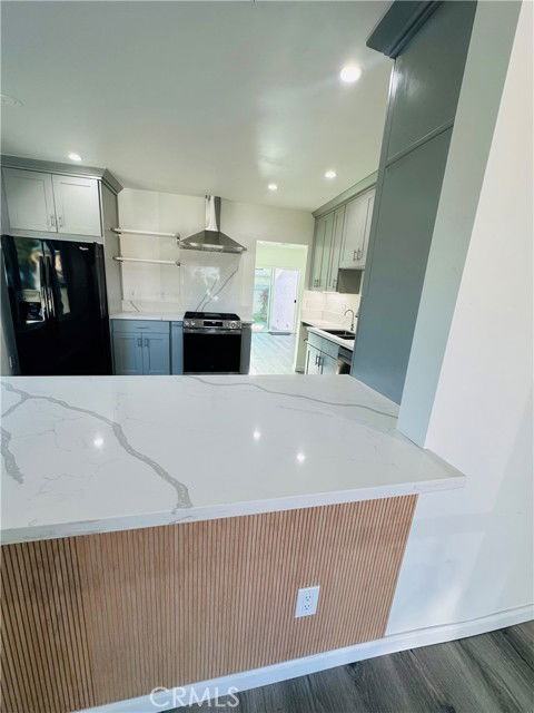 3634 Caspian Ave - Photo 2 of 8