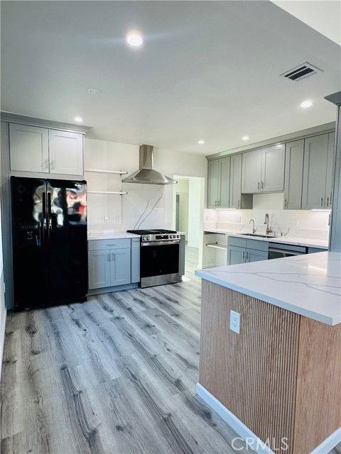 3634 Caspian Ave - Photo 3 of 8