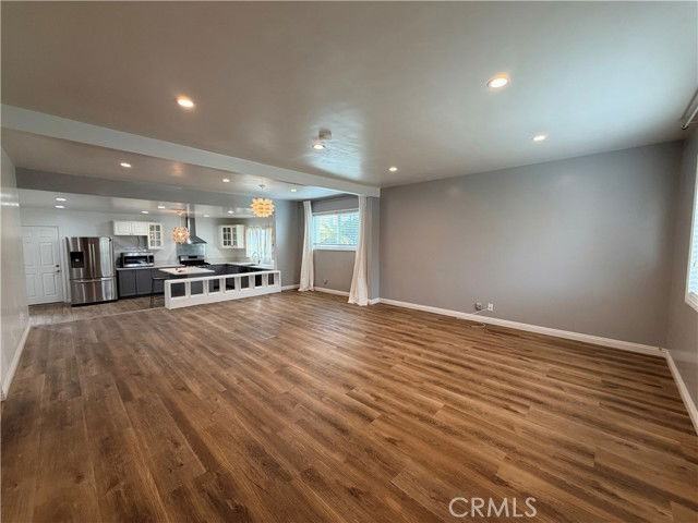 22322 Osage Ct - Photo 3 of 8