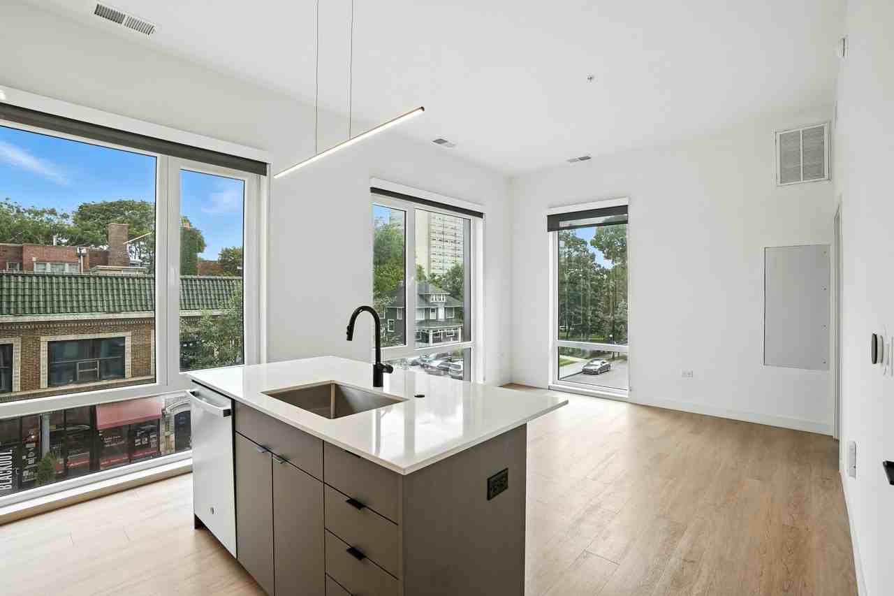 1105 Pleasant St #3-2