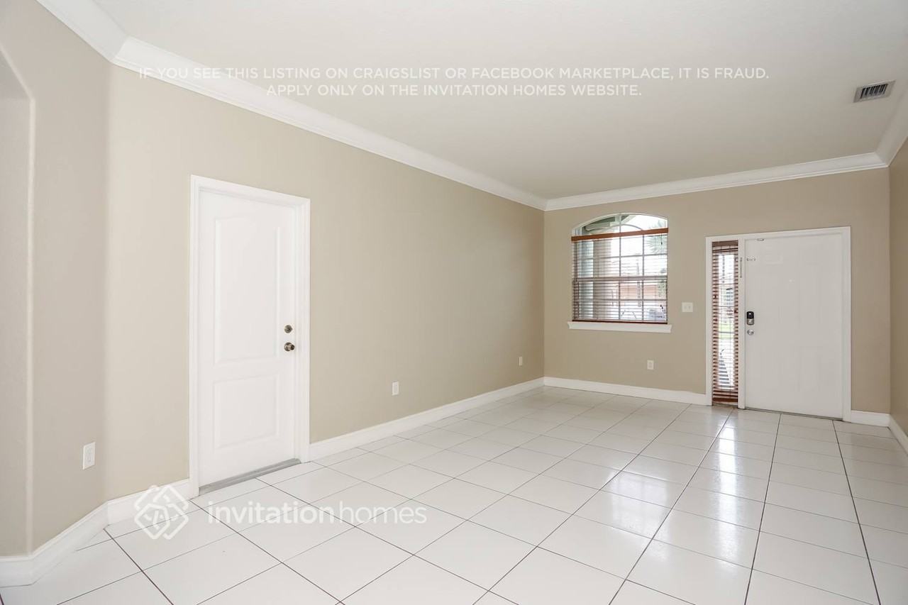14633 Sw 181st Ter - Photo 4 of 20