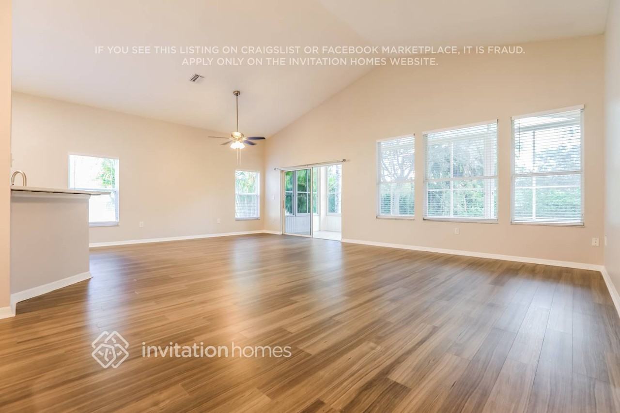 6809 Winslow St - Photo 4 of 16