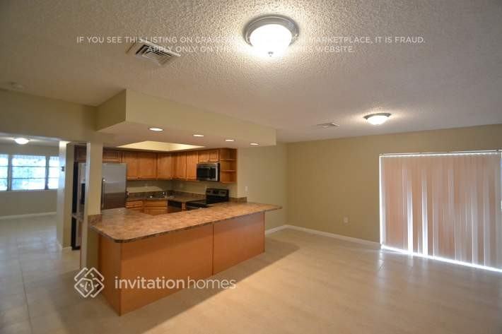 8954 Sw 52nd Pl - Photo 4 of 15