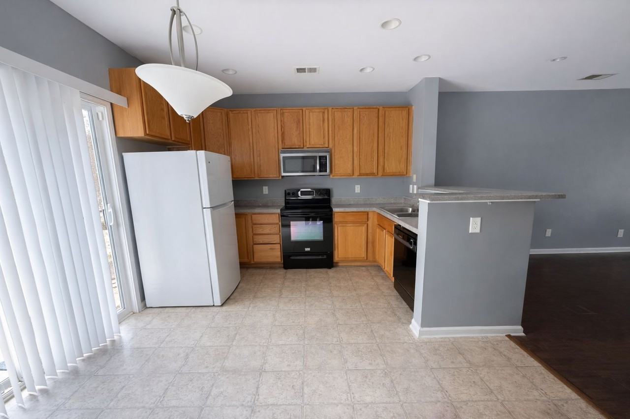 15409 Tully House Ct #1 - Photo 5 of 33