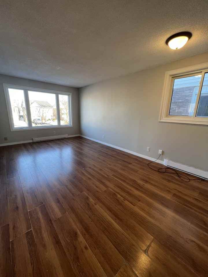 751 Mountain Ash Rd Uppr - Photo 3 of 25