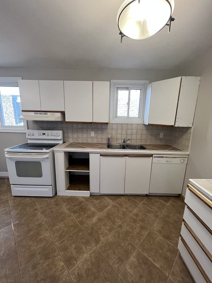 751 Mountain Ash Rd Uppr - Photo 7 of 25