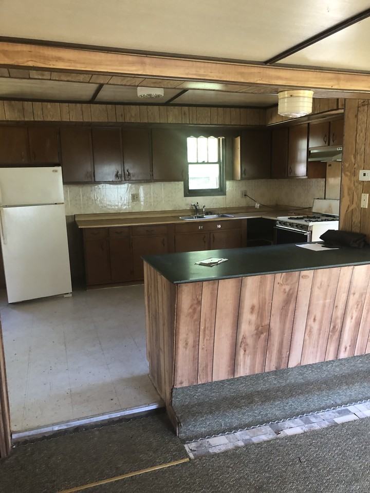 574 Lincoln St #1 - Photo 3 of 8