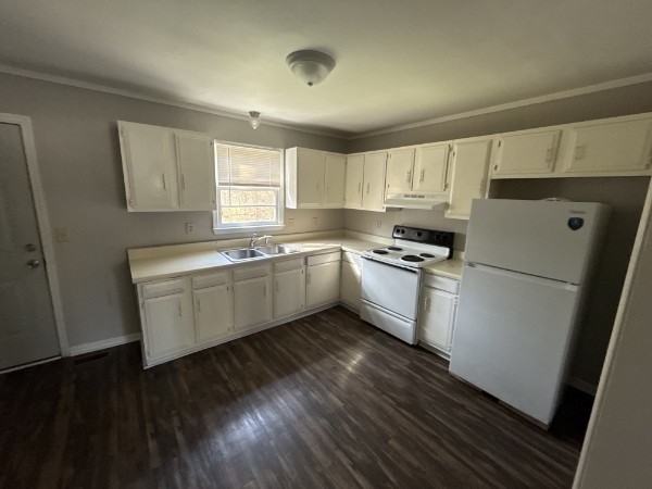 303 Pineywood RoadUnit 2 #2 - Photo 3 of 16