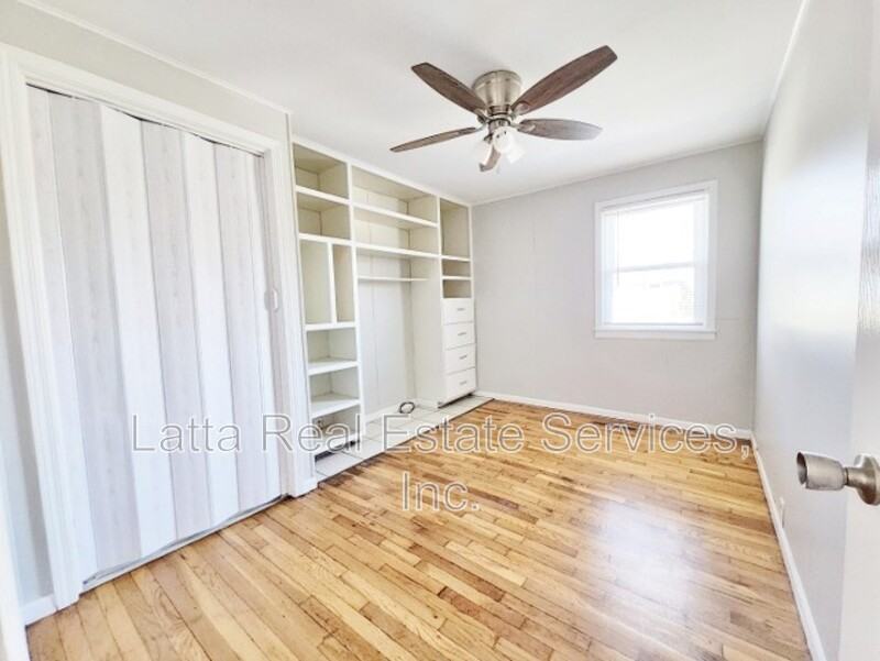 1217 Ne 44th Ter - Photo 7 of 11