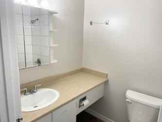 Granville Manor - Photo 5 of 9