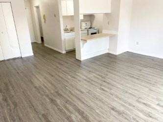 Granville Manor - Photo 6 of 9