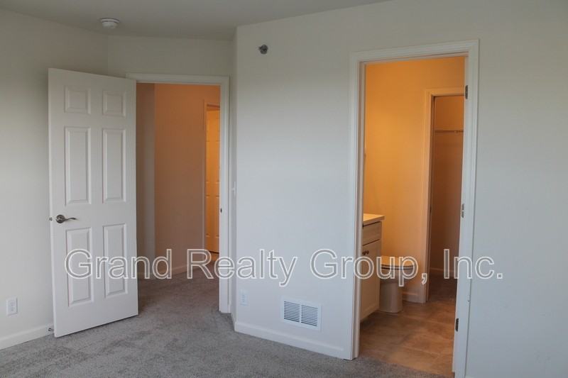 7106 Country Club Hills Dr #1 - Photo 6 of 15