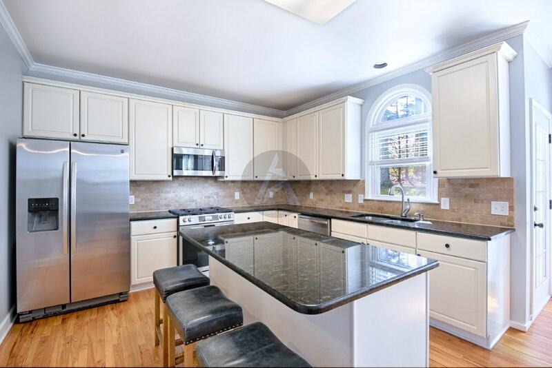 3786 Upland Dr - Photo 3 of 36