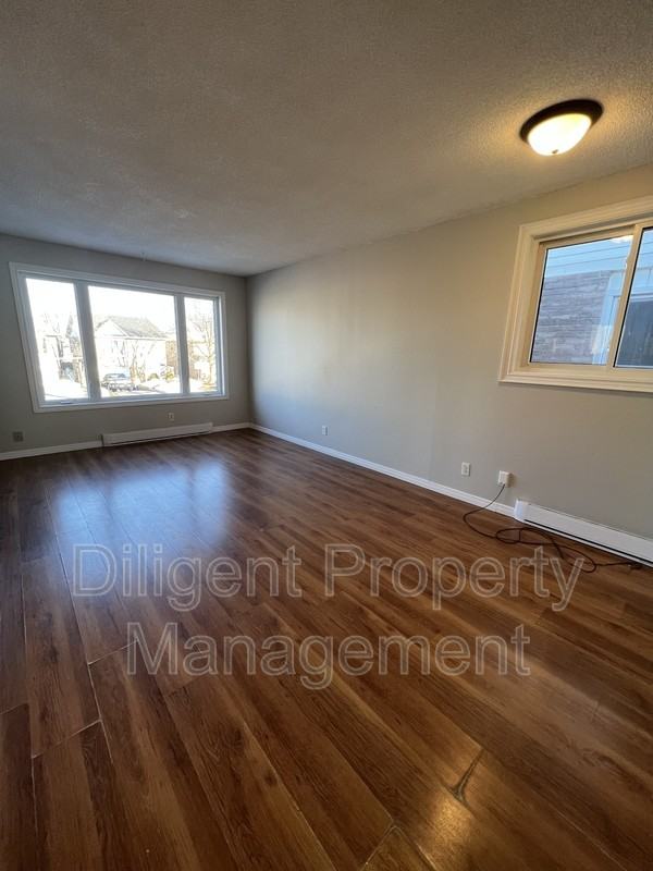 751 Mountain Ash Rd - Photo 3 of 25