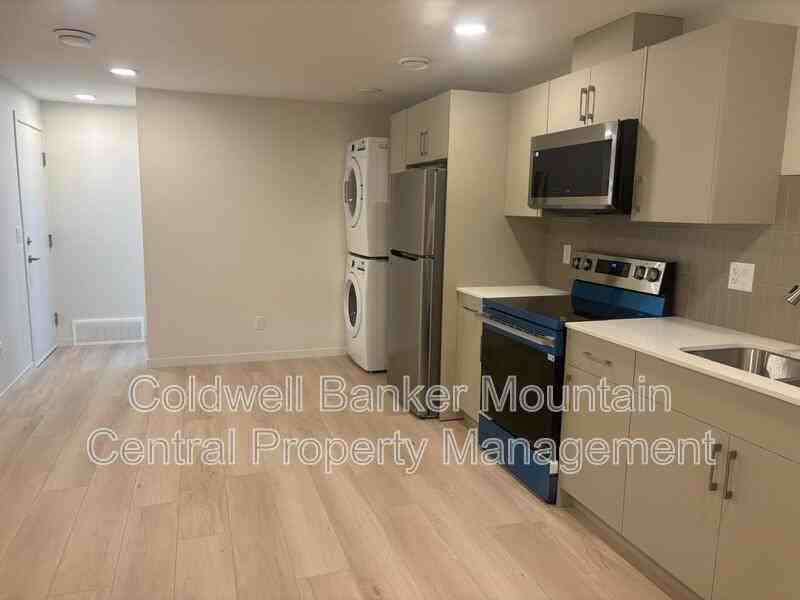 443 30 Ave Sw #BS - Photo 7 of 8