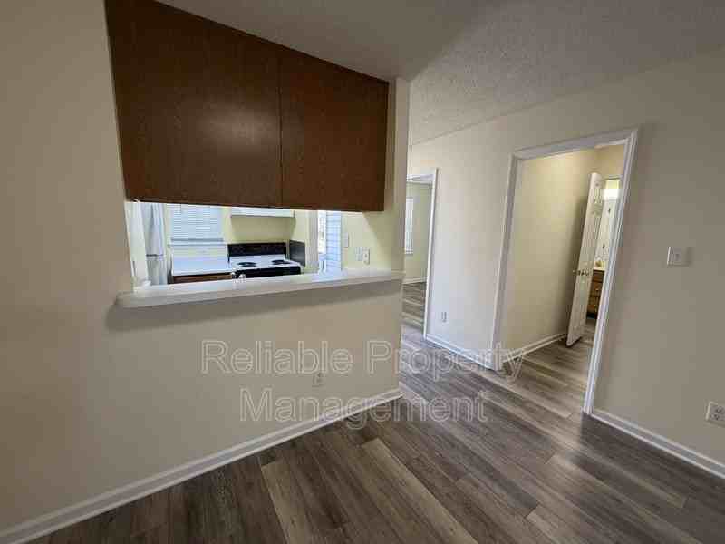 381 Moore St - Photo 3 of 11