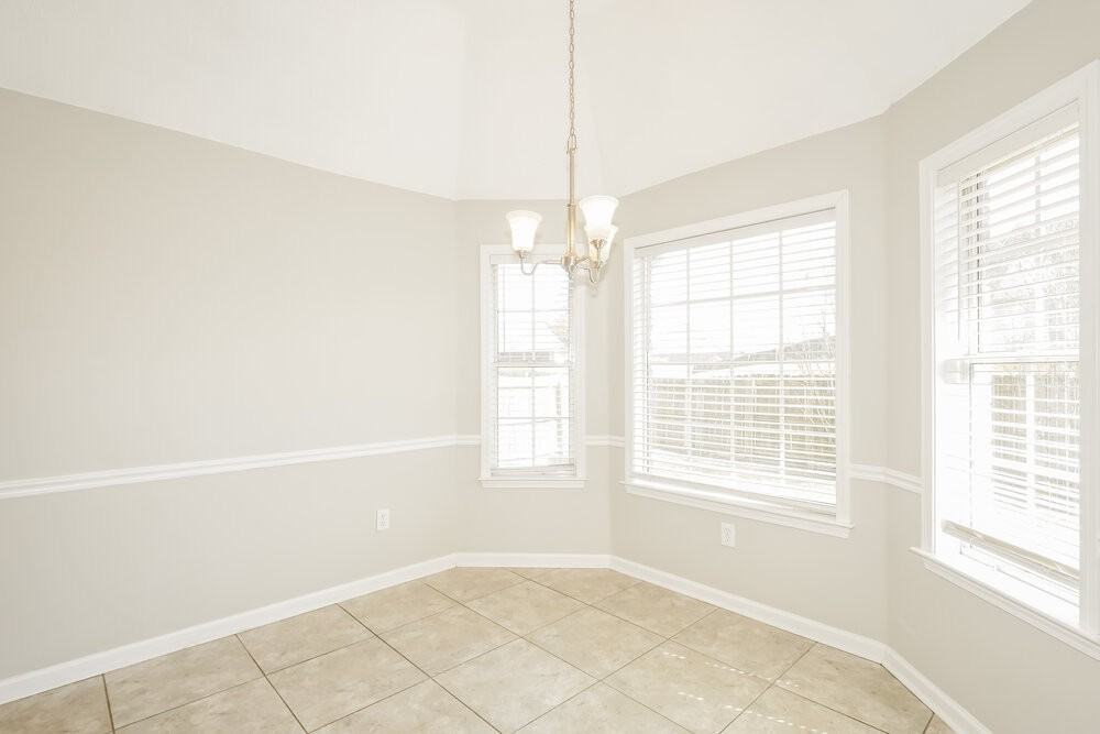 145 Cameron Dr - Photo 7 of 17