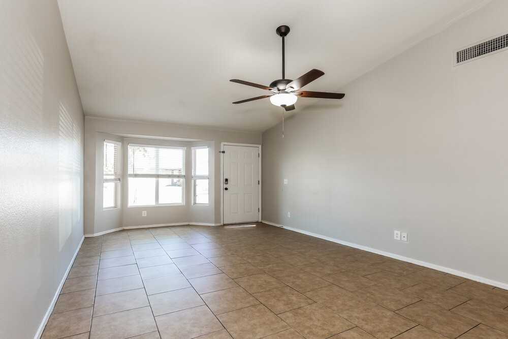 6409 W Pima St - Photo 3 of 16