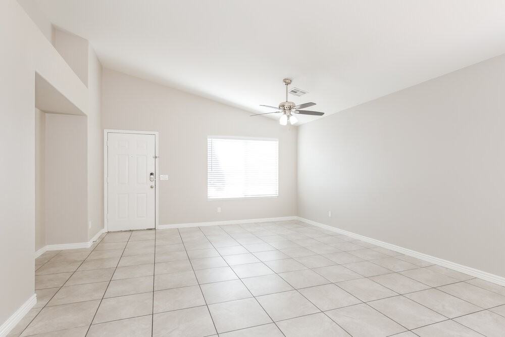 15948 W Lundberg St - Photo 3 of 16