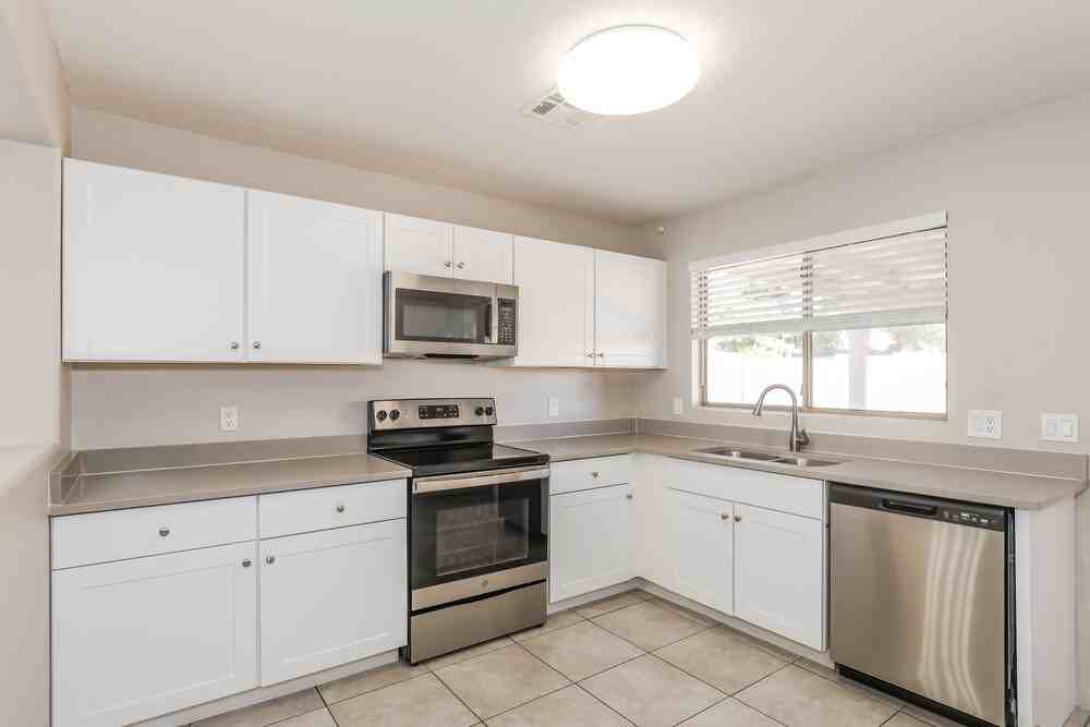 15948 W Lundberg St - Photo 6 of 16