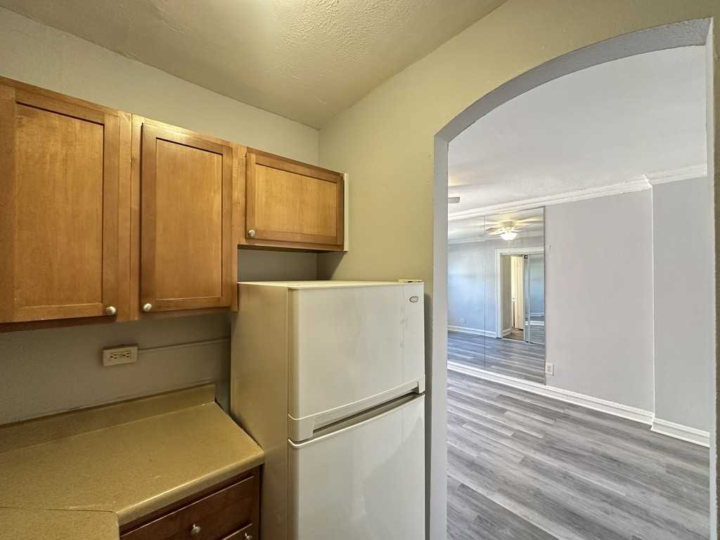 661 W Sheridan Rd #506 - Photo 6 of 21