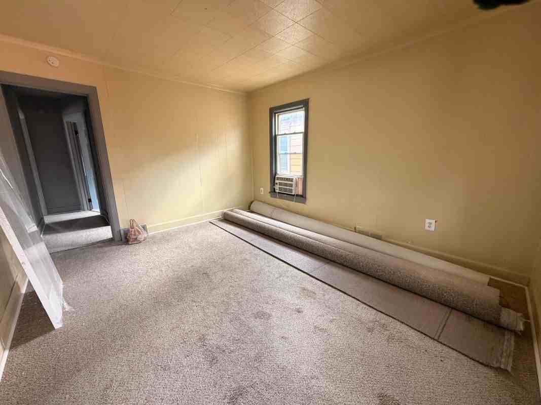 4555 3rd St - Photo 4 of 27