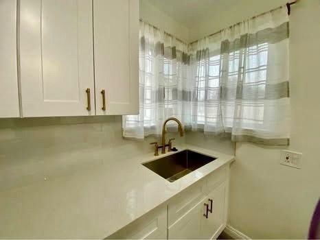 3647 Elliotta Dr - Photo 5 of 19