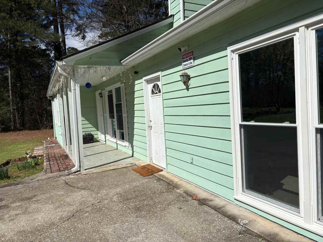 429 Strickland Ct - Photo 4 of 50