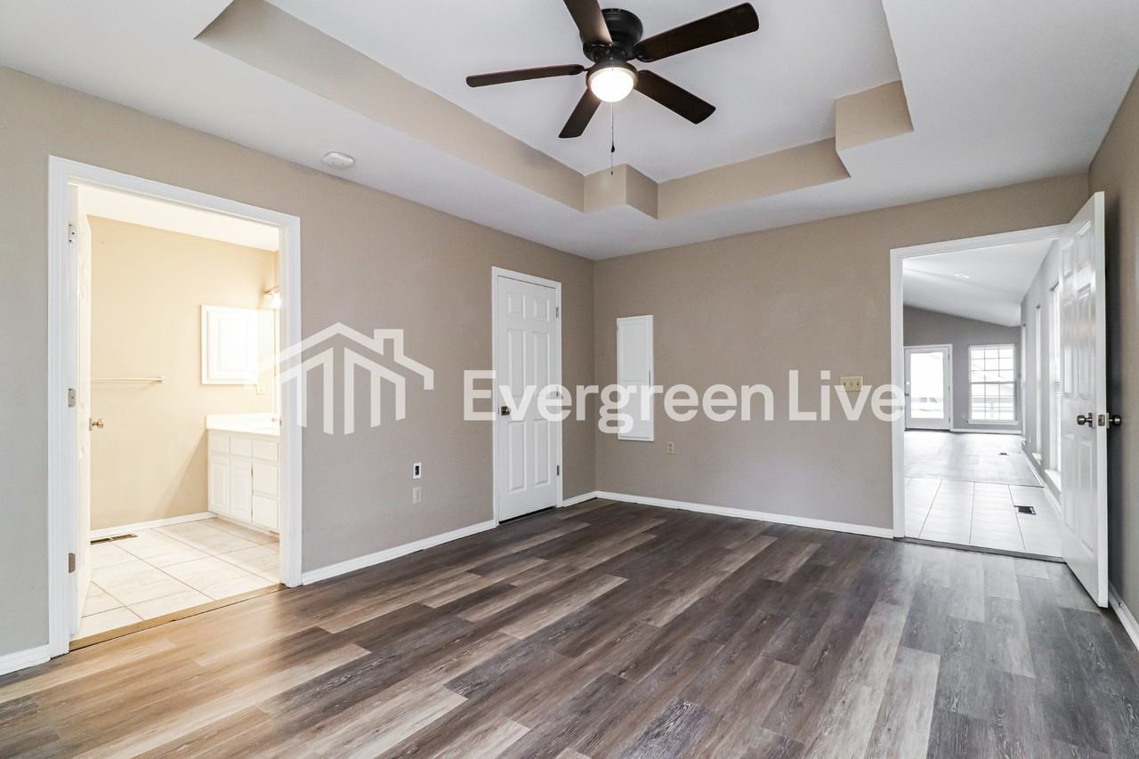 6 Wantage Ln - Photo 2 of 15