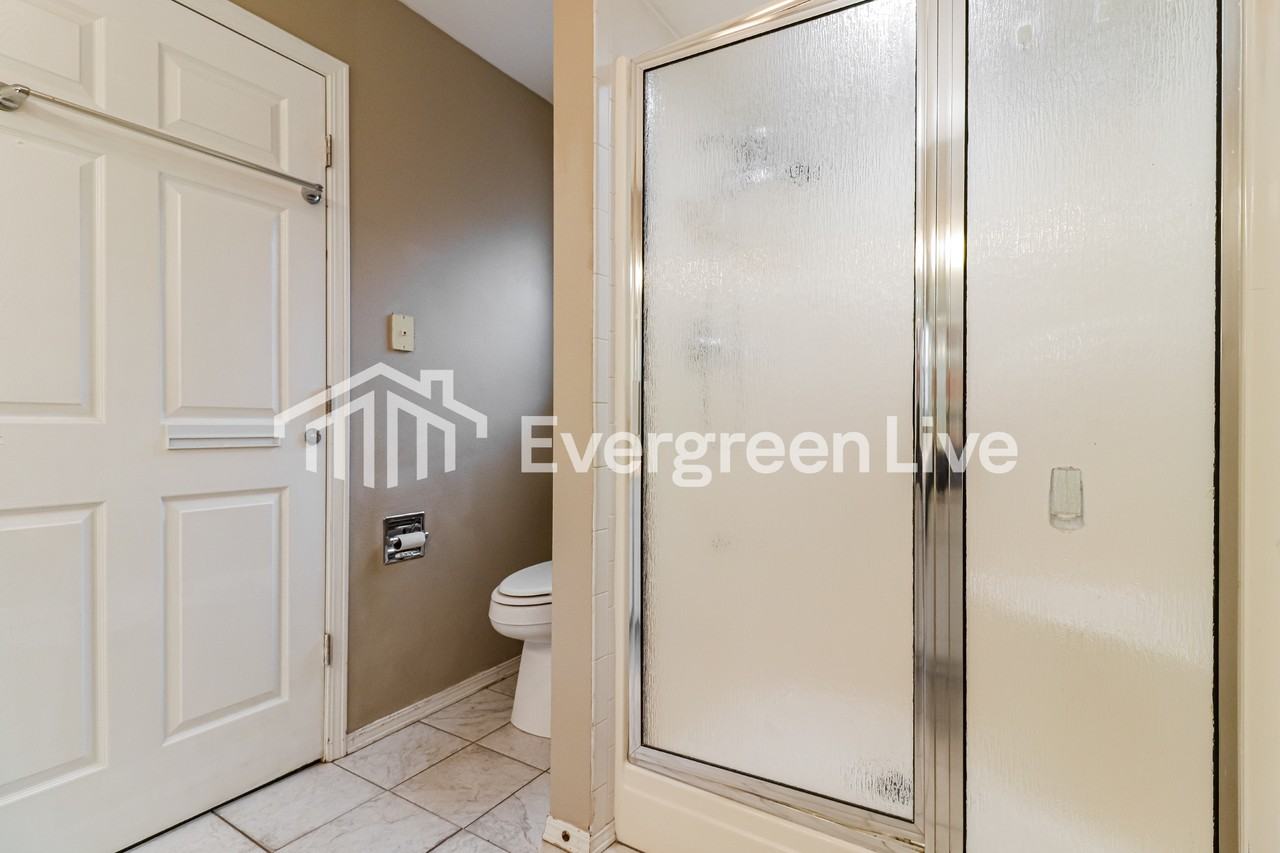 6 Wantage Ln - Photo 3 of 15