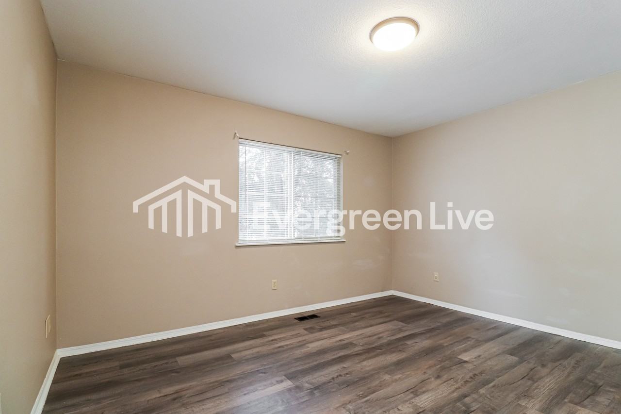 6 Wantage Ln - Photo 6 of 15