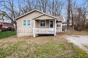 featured image of 4936 Ne 48th St