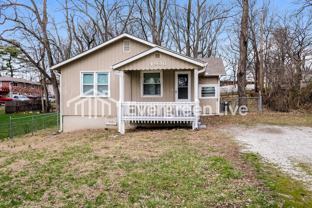 4936 Ne 48th St - Photo 1 of 1