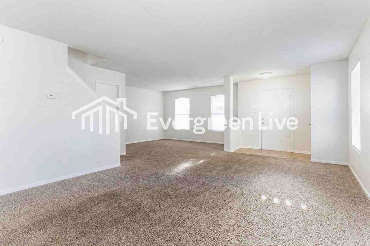 2329 Bridlewood Dr - Photo 4 of 10