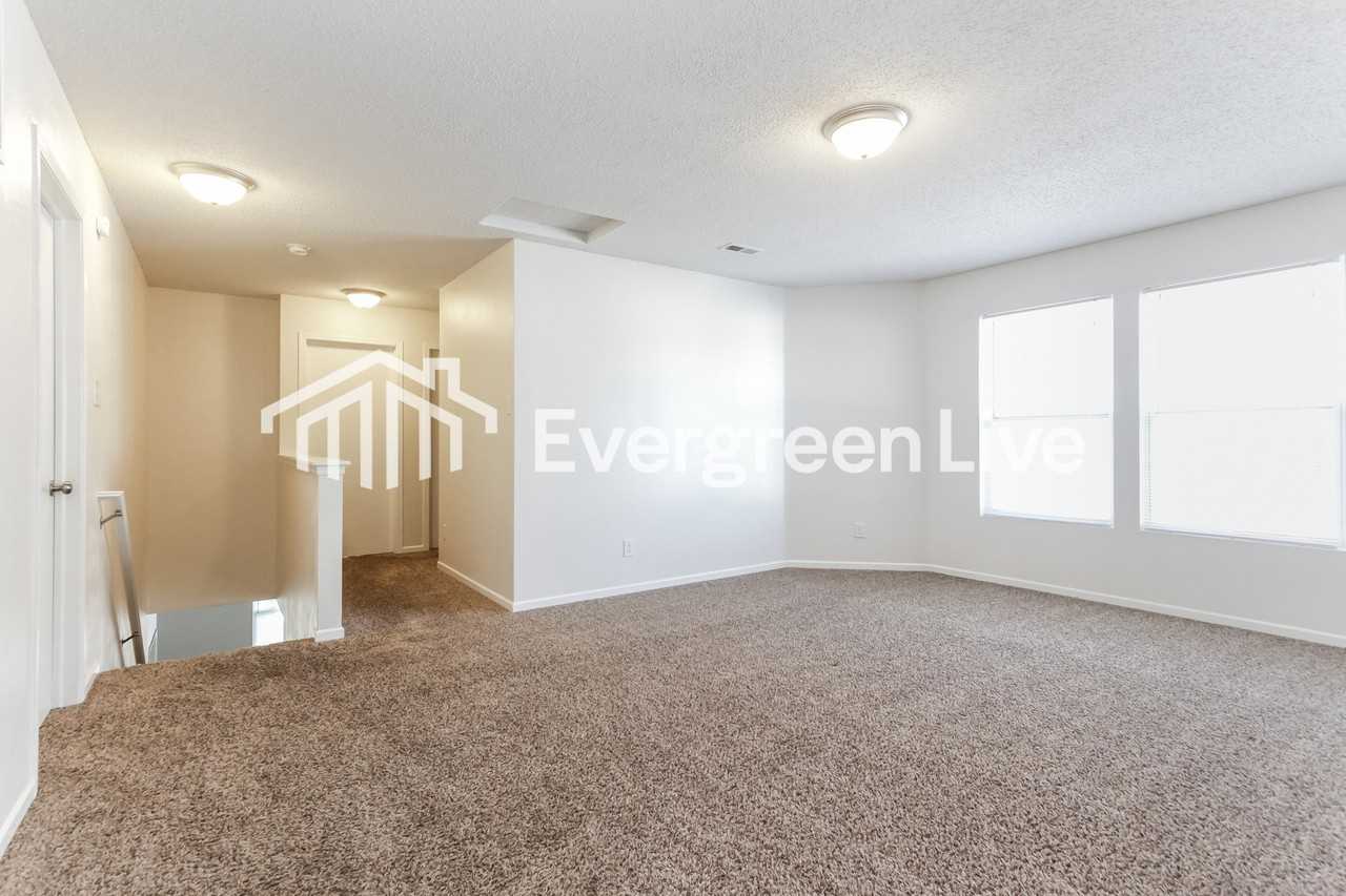 2329 Bridlewood Dr - Photo 6 of 10