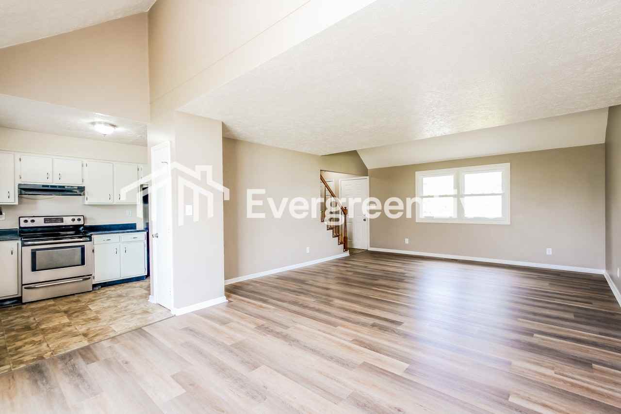 1343 Countryside Dr - Photo 4 of 15