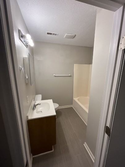 303 Pineywood Road - Photo 7 of 16