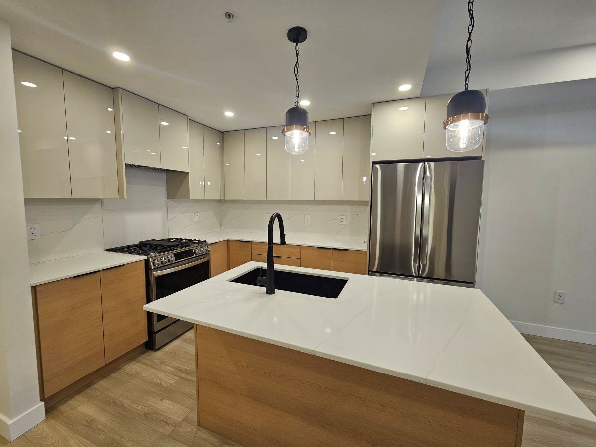 15353 17 Avenue #206 - Photo 5 of 20