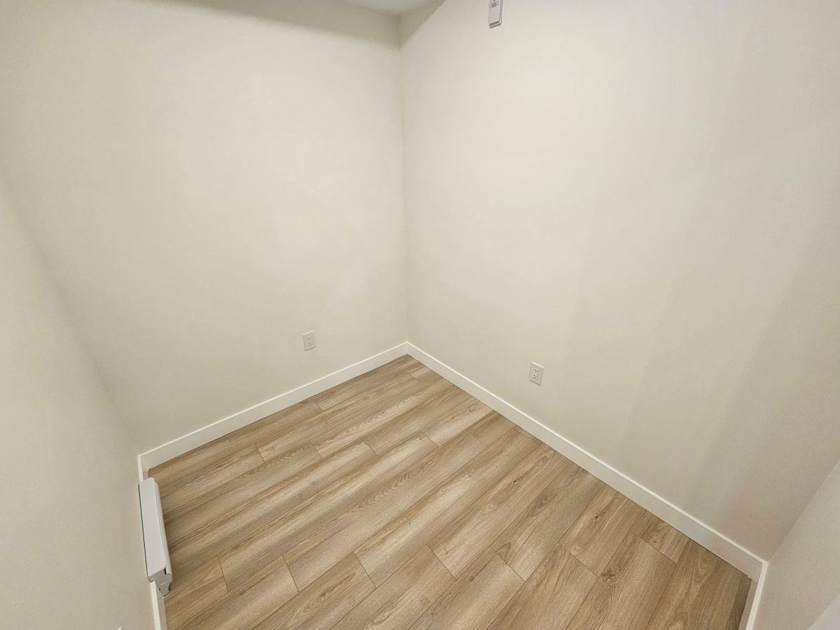 15353 17 Avenue #206 - Photo 7 of 20