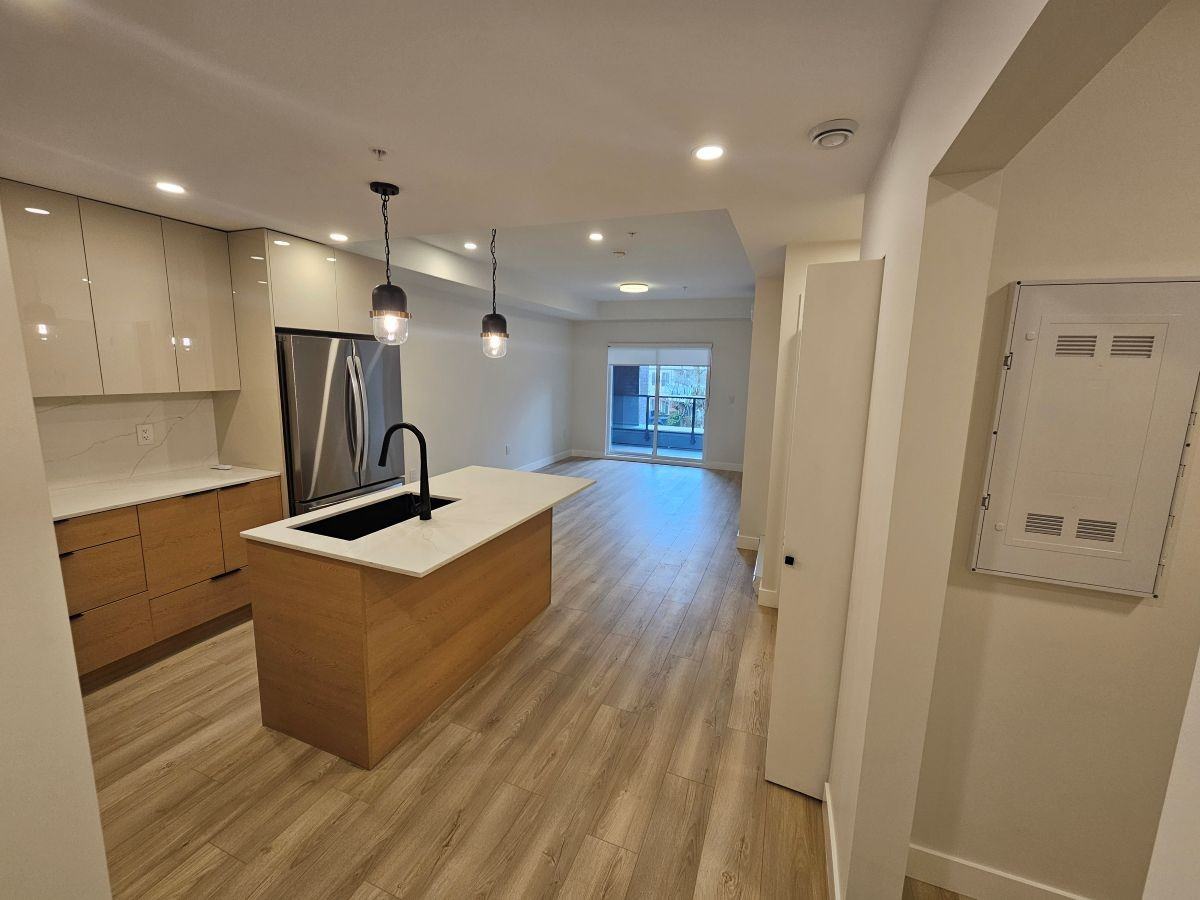 15353 17 Avenue #206 - Photo 4 of 20